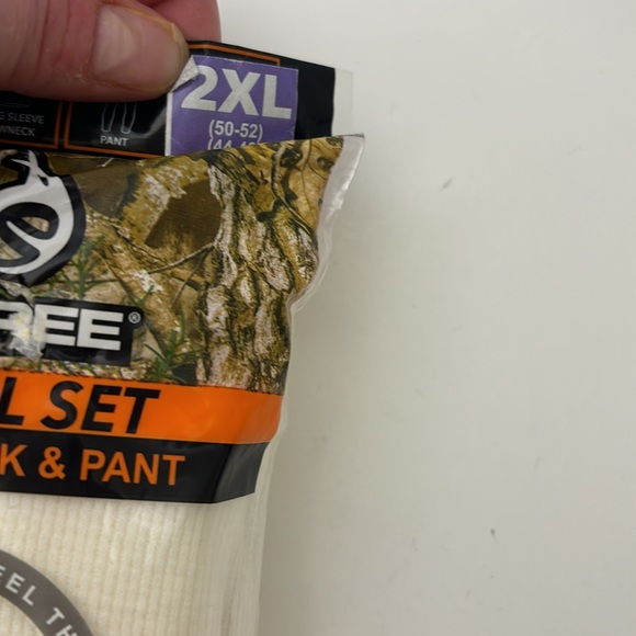 Realtree | Thermal Set | Real Comfort | Crewneck & Pant | Outdoors Wear Size 2XL - Picture 3 of 8